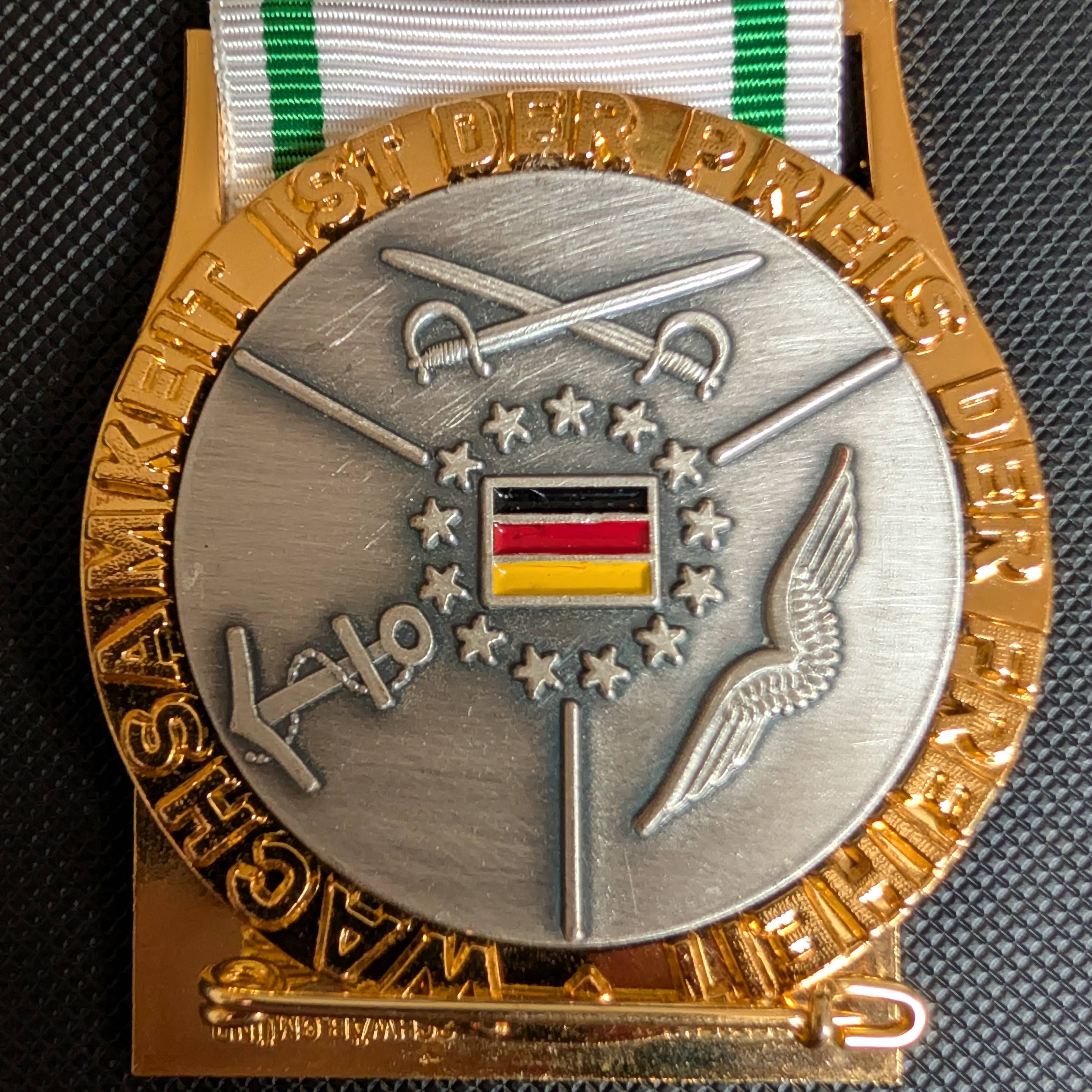 Medaille "Wachsamkeit ist der Preis der Freiheit" — front