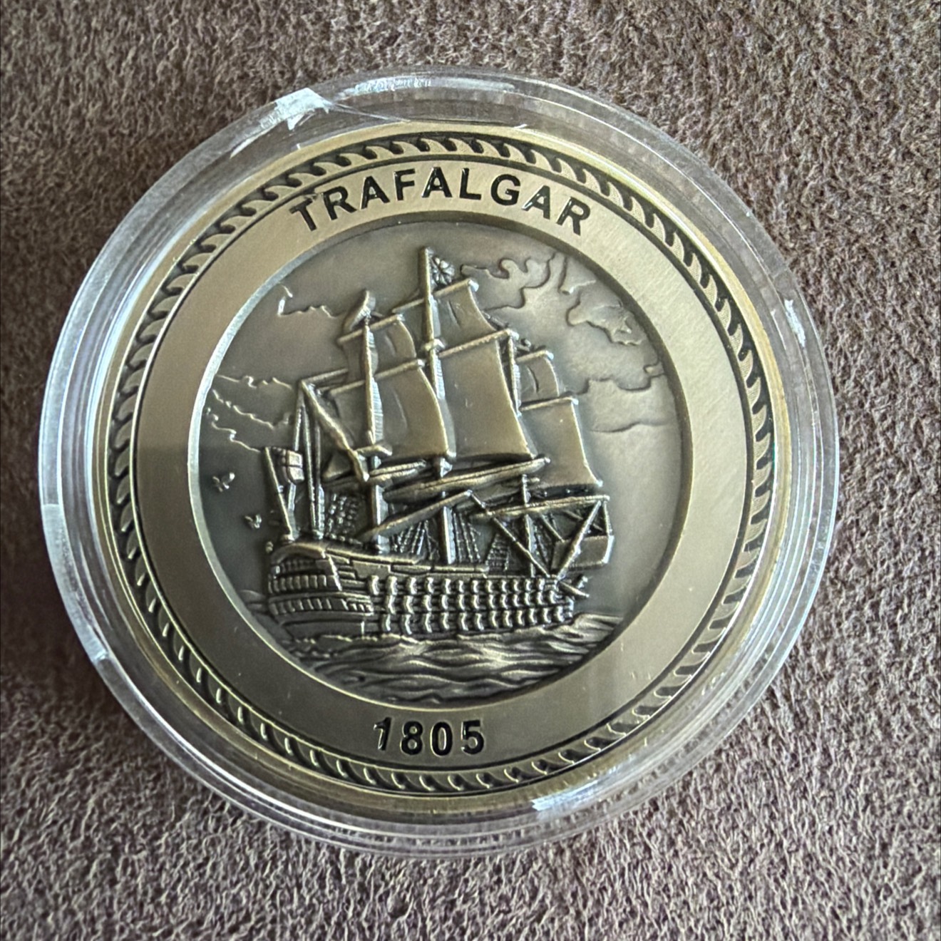 Warrant Officers/Senior Rates coin from HMS Victory — back