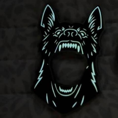 Dogs head coin — back