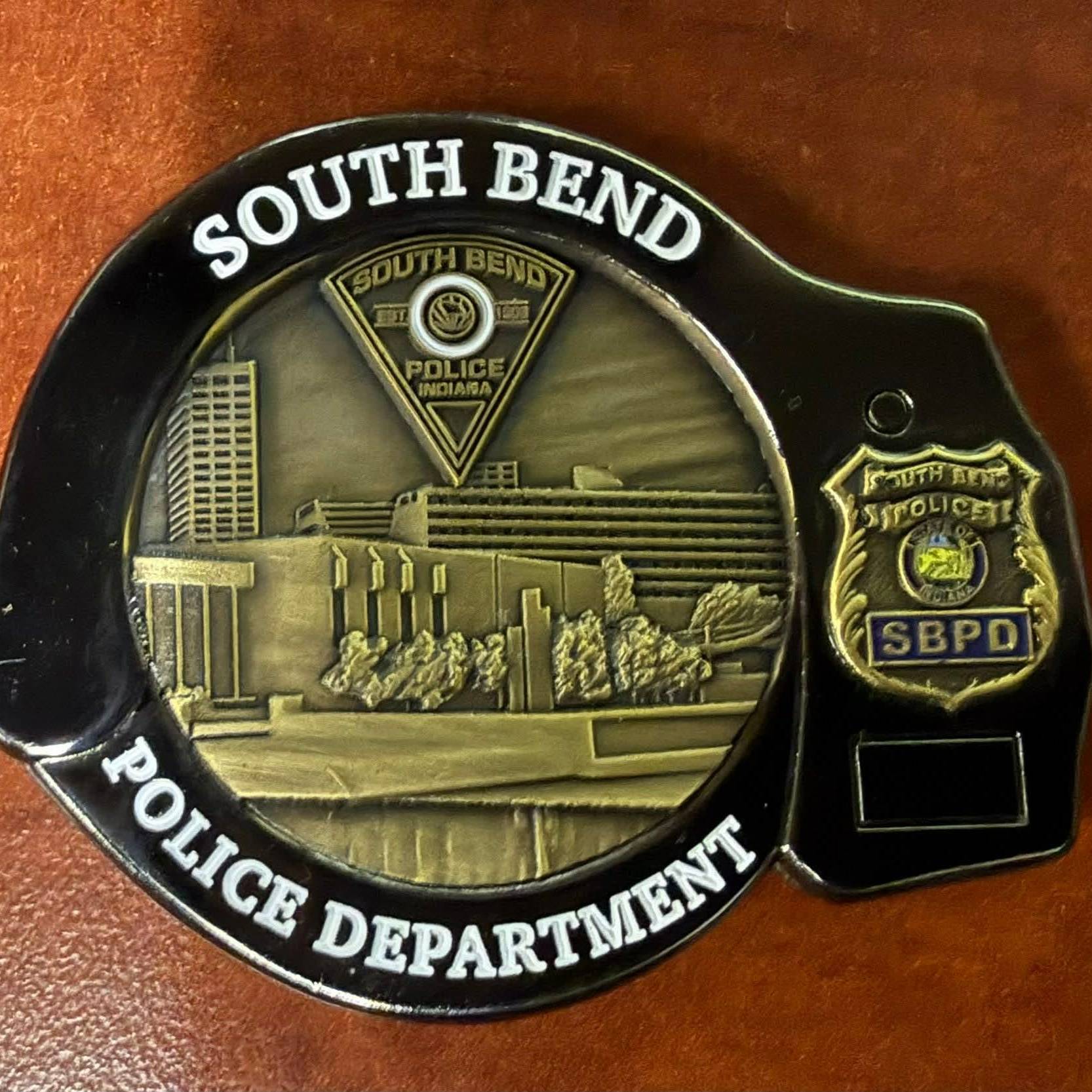 Handcuff leprechaun — back