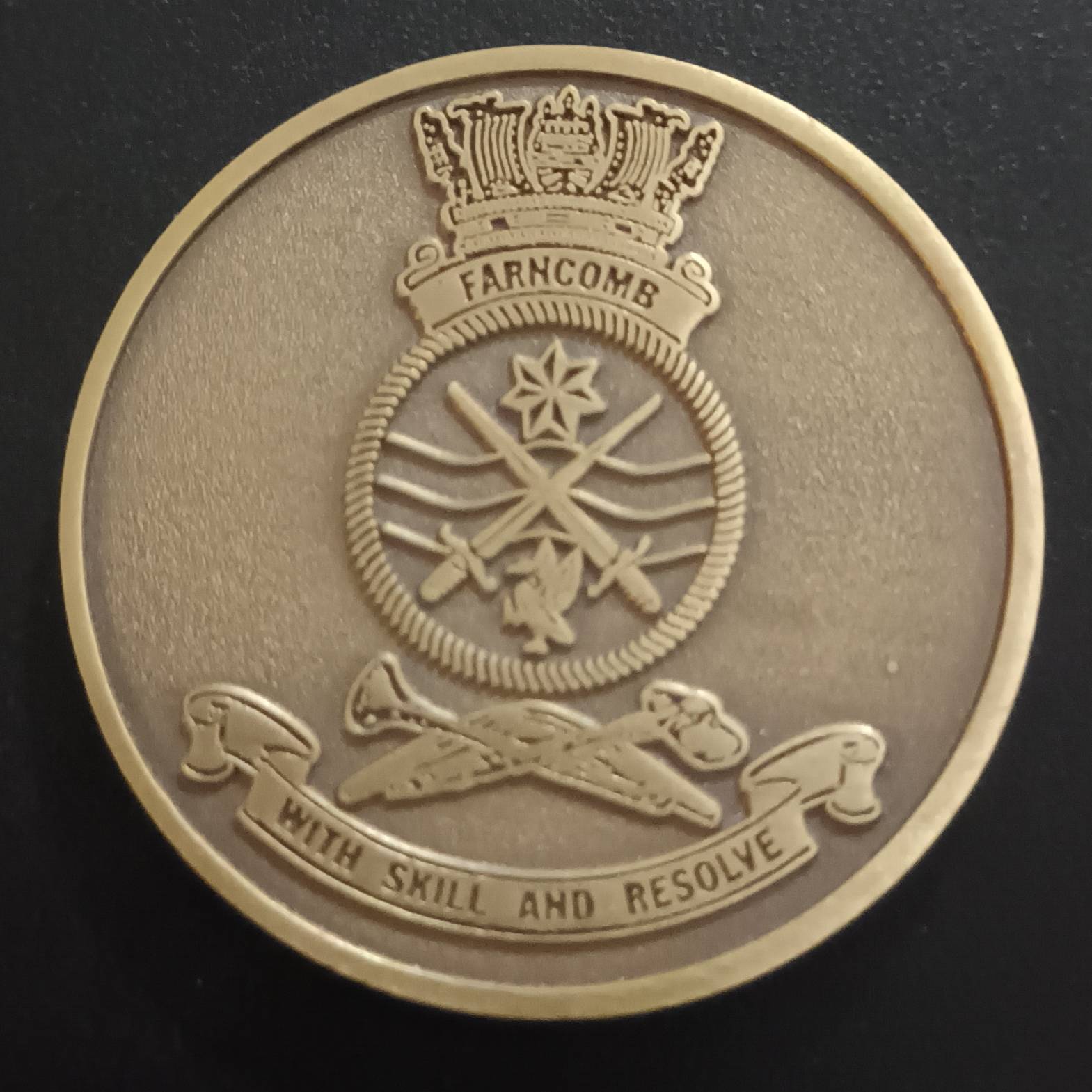 HMAS Farncomb — front