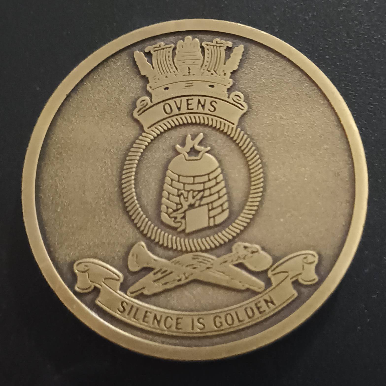 HMAS Ovens — front